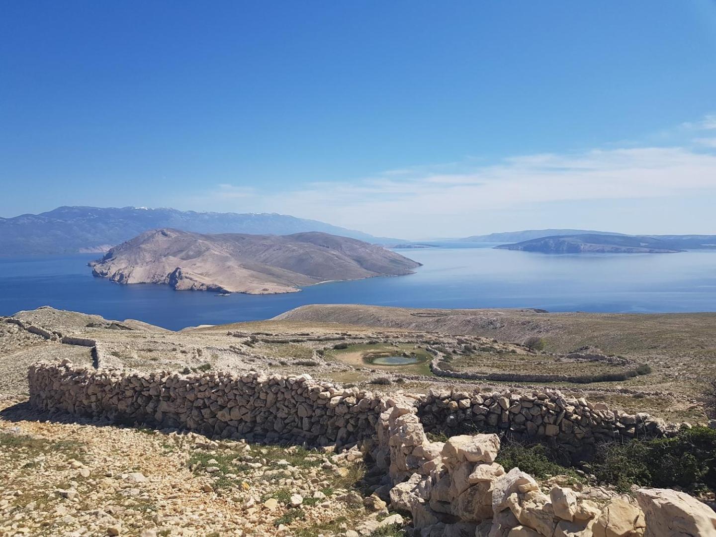 Villa Katarinini Dvori Baska  Luaran gambar
