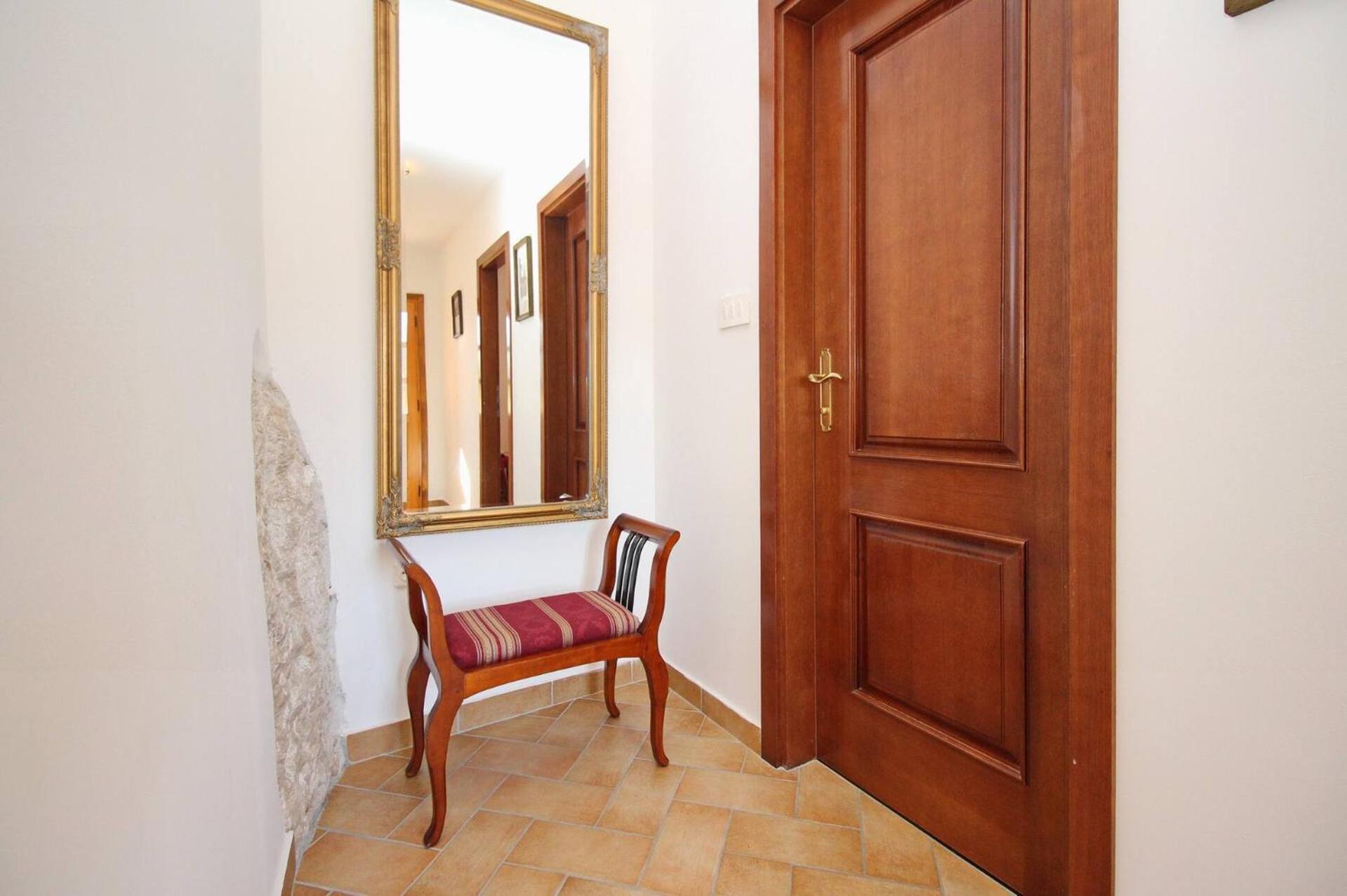 Villa Katarinini Dvori Baska  Luaran gambar